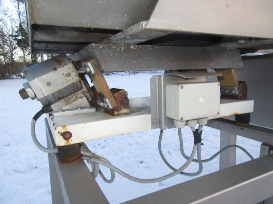 5904 Sormac DMA-60 potato halving machine
