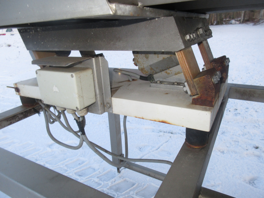 5904 Sormac DMA-60 potato halving machine