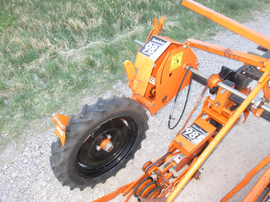 5924 Stanhay 985 seeder precision drill