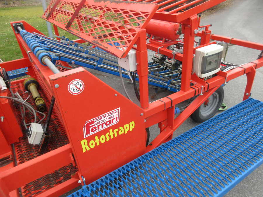 5942 Ferrari Rotostrapp transplanter 4 row