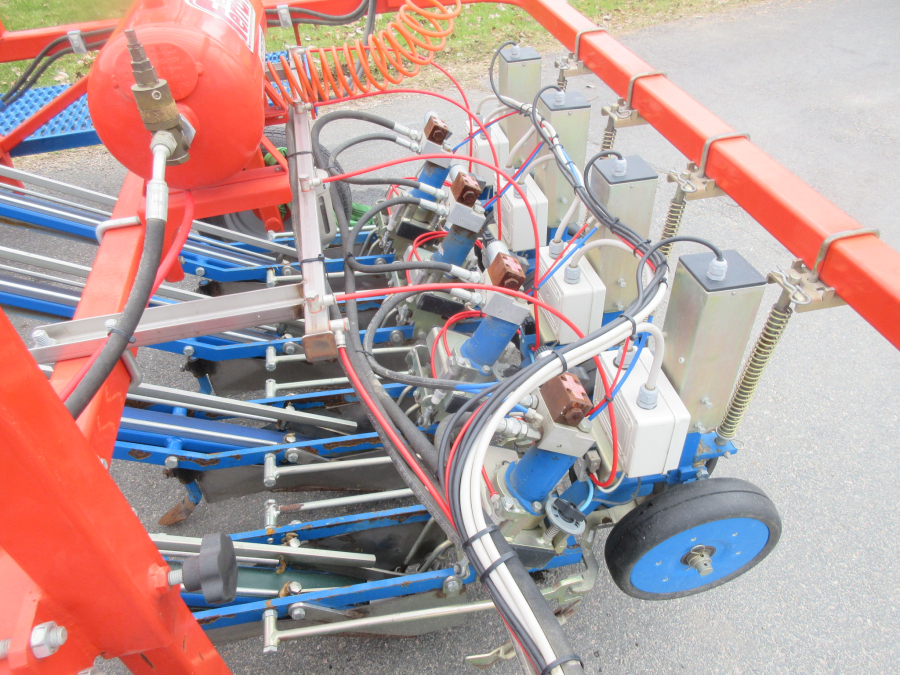 5942 Ferrari Rotostrapp transplanter 4 row