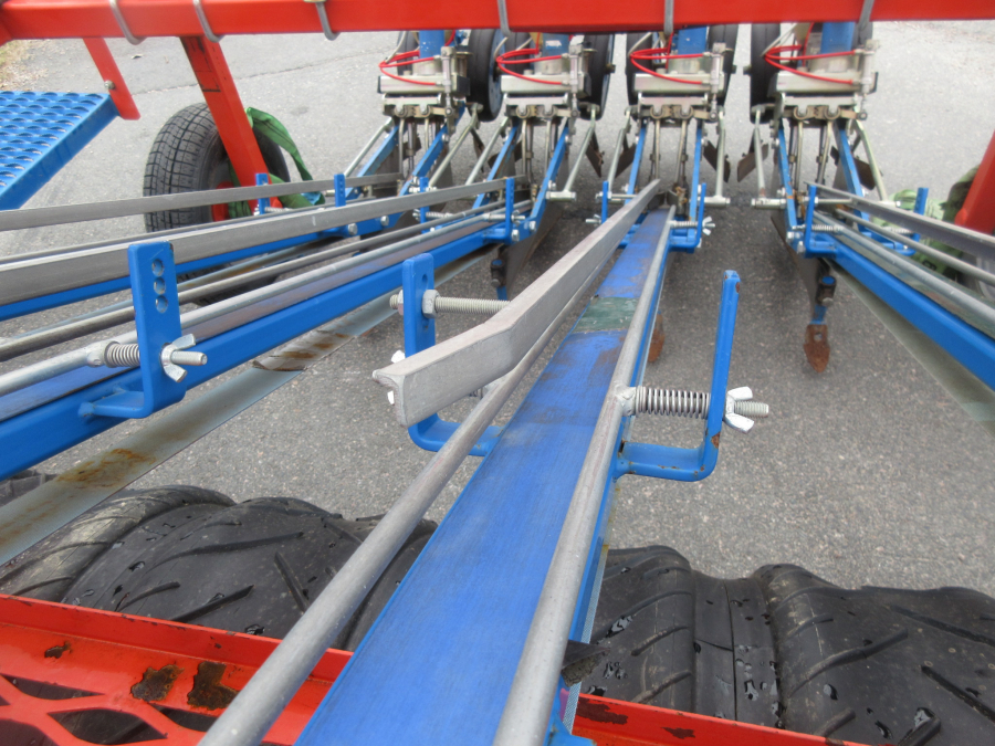 5942 Ferrari Rotostrapp transplanter 4 row