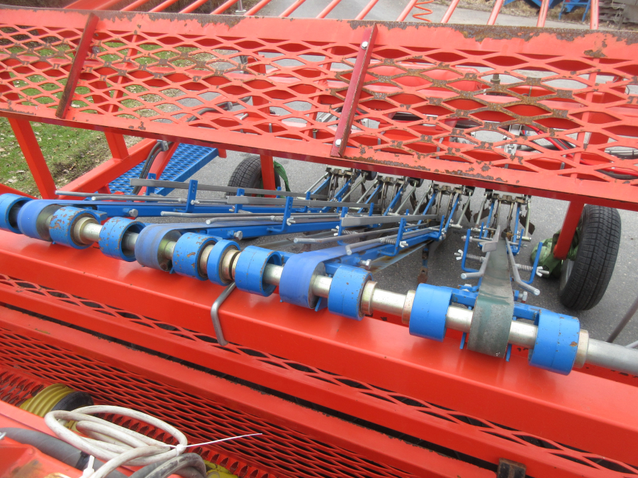 5942 Ferrari Rotostrapp transplanter 4 row