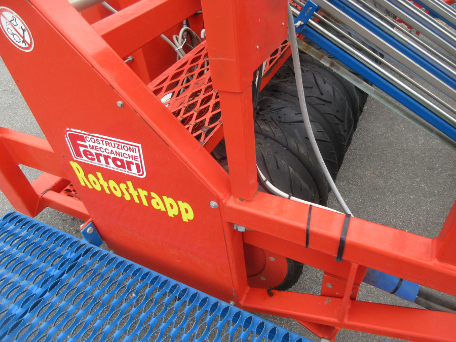 5942 Ferrari Rotostrapp transplanter 4 row