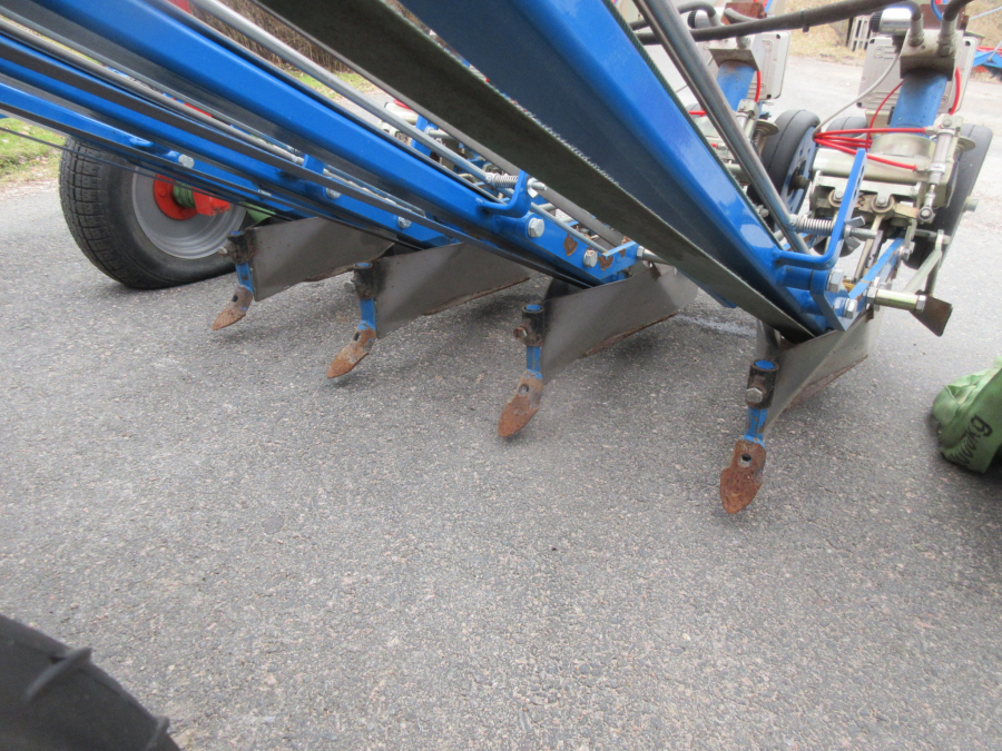 5942 Ferrari Rotostrapp transplanter 4 row