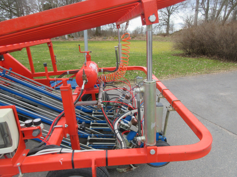 5942 Ferrari Rotostrapp transplanter 4 row