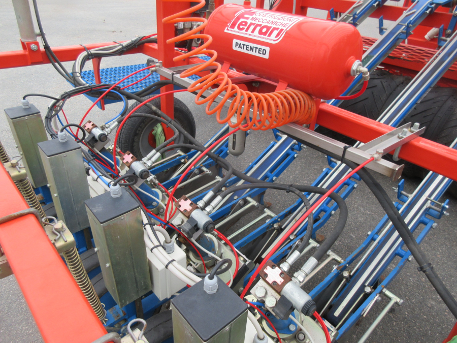 5942 Ferrari Rotostrapp transplanter 4 row