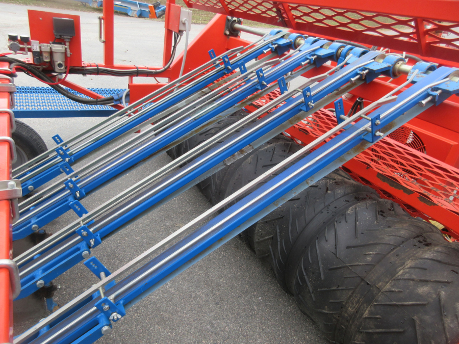 5942 Ferrari Rotostrapp transplanter 4 row
