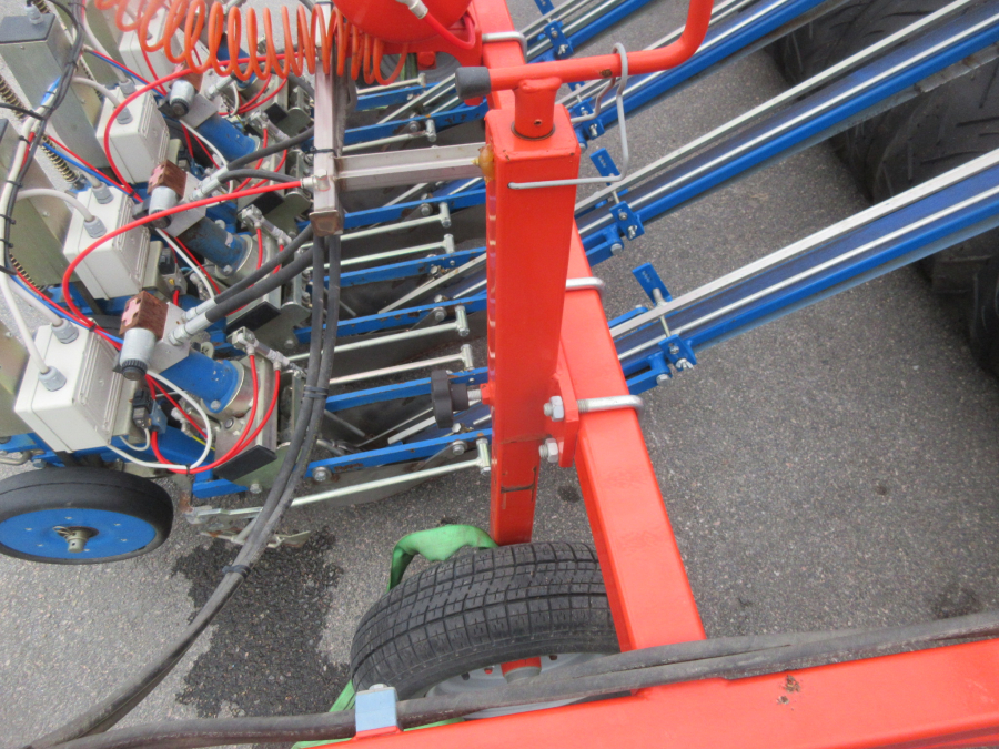5942 Ferrari Rotostrapp transplanter 4 row