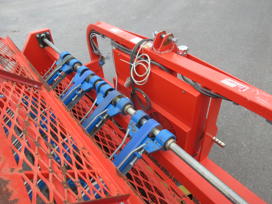 5942 Ferrari Rotostrapp transplanter 4 row