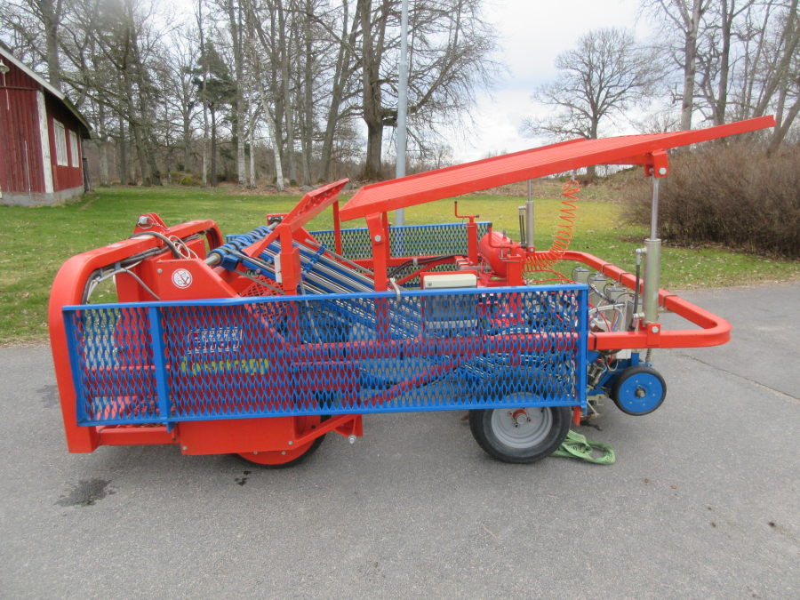 5942 Ferrari Rotostrapp transplanter 4 row