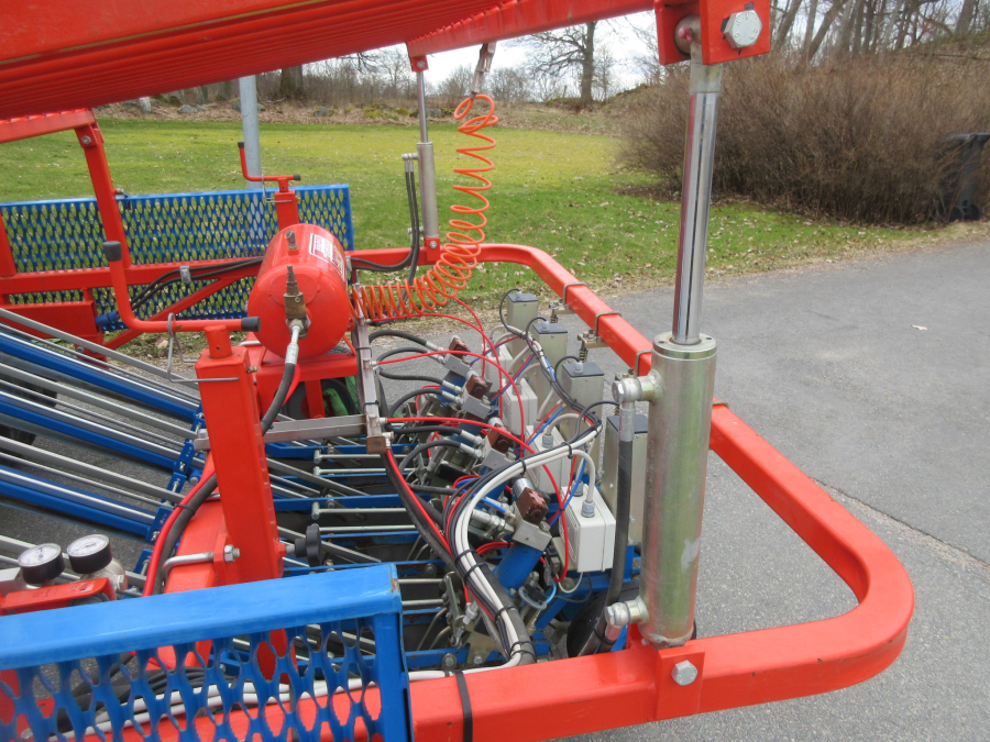5942 Ferrari Rotostrapp transplanter 4 row