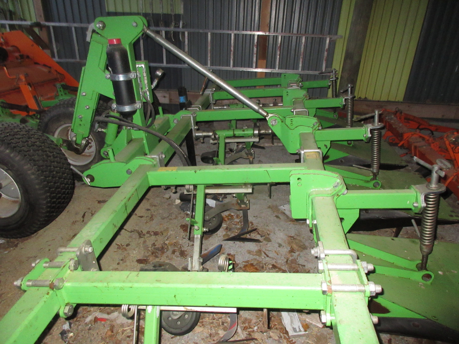 5956 AVR Speedridger potato ridger