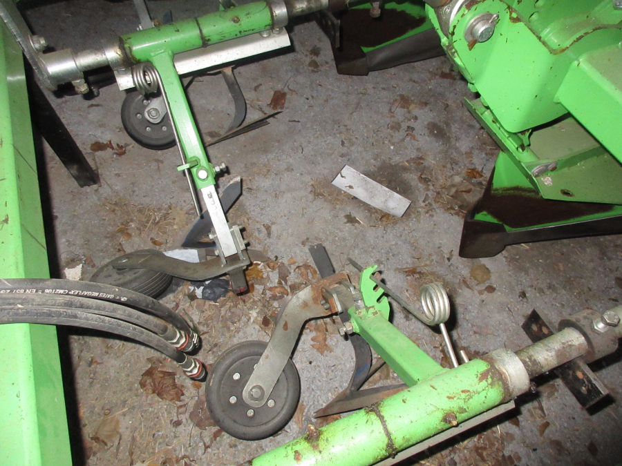 5956 AVR Speedridger potato ridger