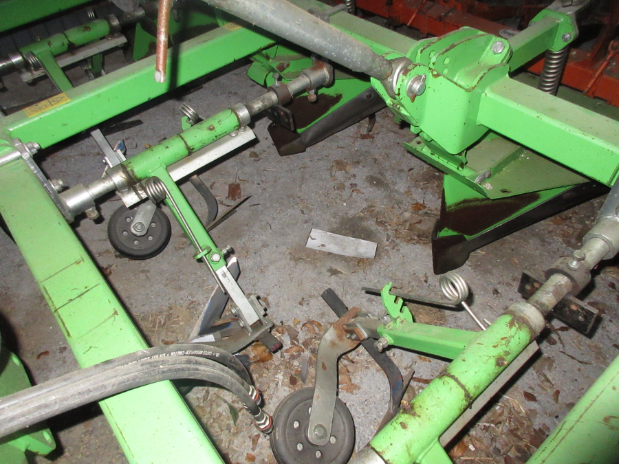 5956 AVR Speedridger potato ridger