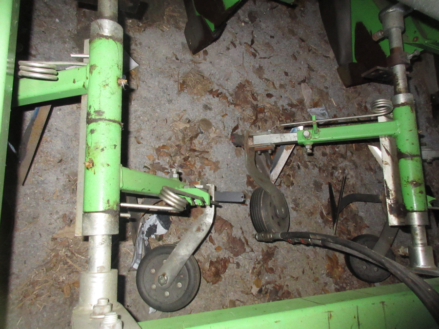 5956 AVR Speedridger potato ridger