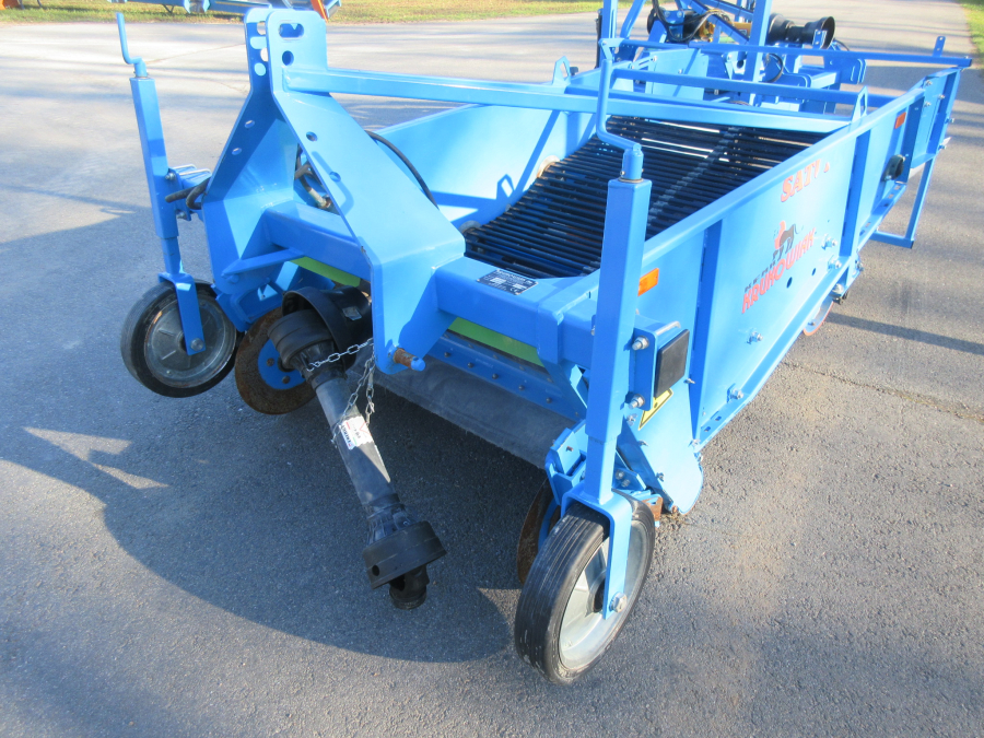 5960 Krukowiak onion windrower and topper