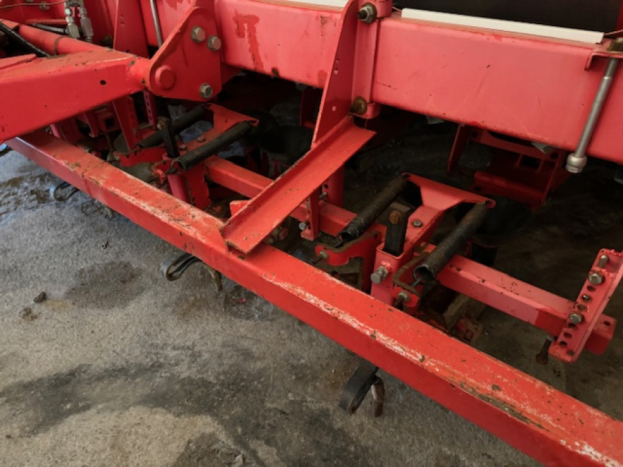 5974 Grimme GL34T potato planter combi