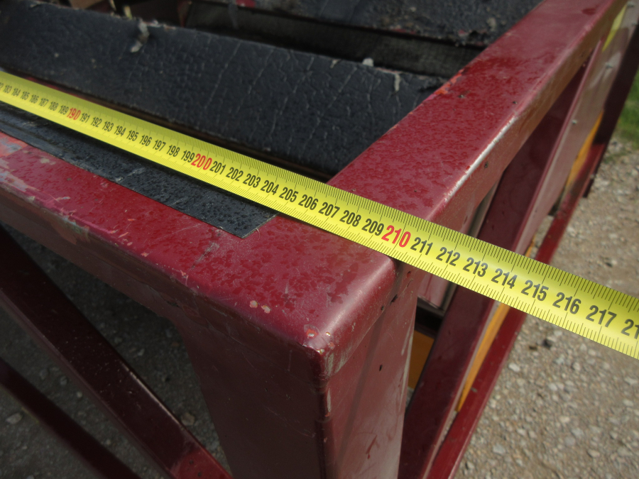 5993 Remet feeding bunker
