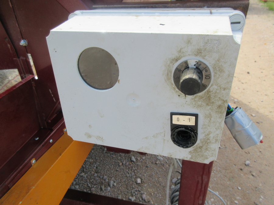 5993 Remet feeding bunker