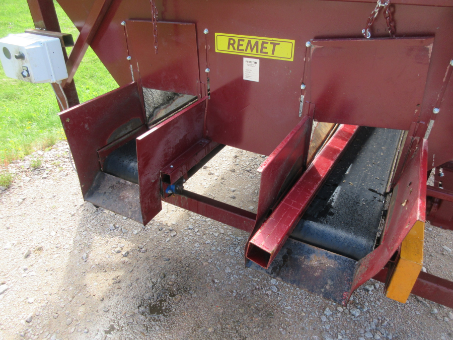 5993 Remet feeding bunker