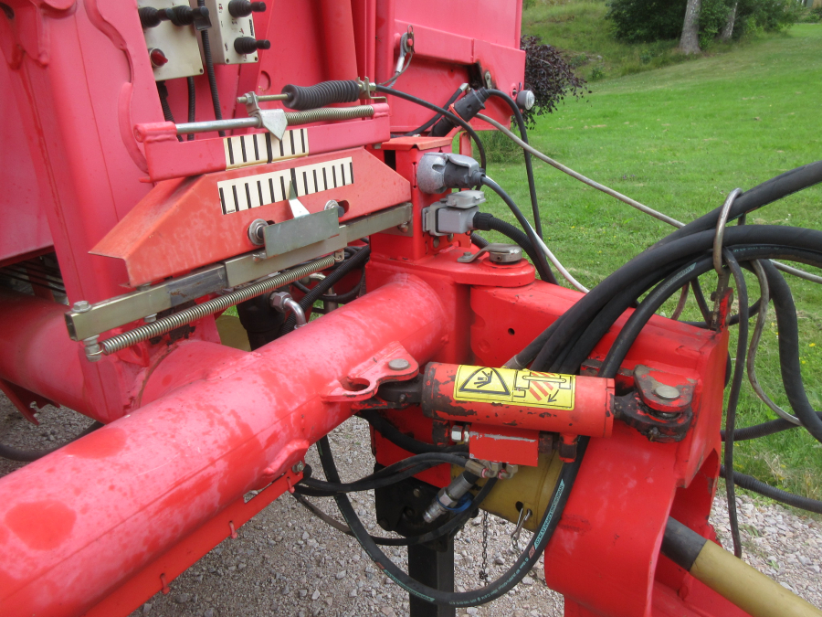 5997 Grimme SE 75-30 potato harvester