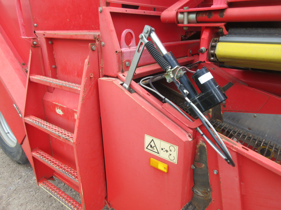 5997 Grimme SE 75-30 potato harvester