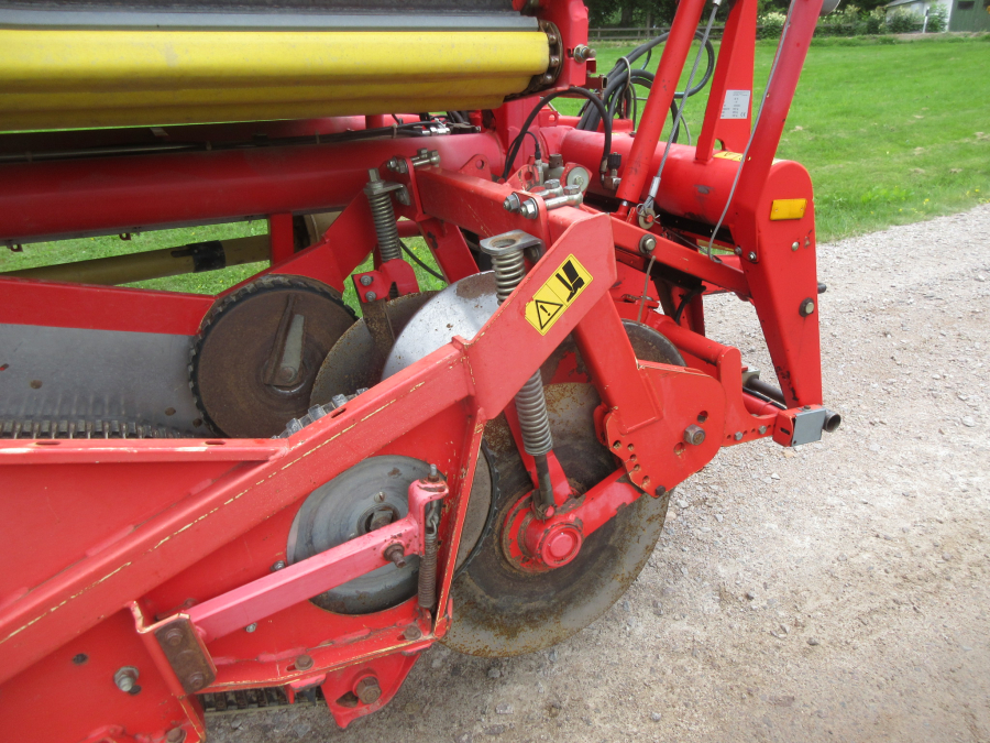 5997 Grimme SE 75-30 potato harvester
