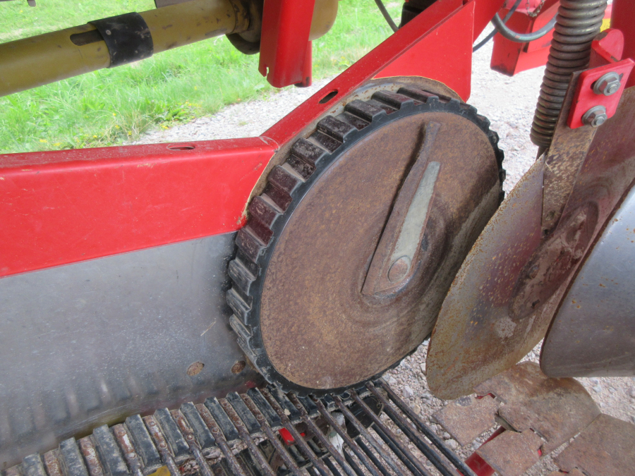 5997 Grimme SE 75-30 potato harvester