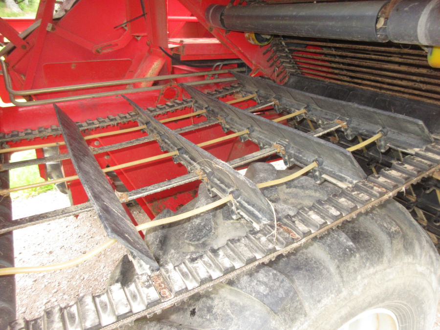 5997 Grimme SE 75-30 potato harvester