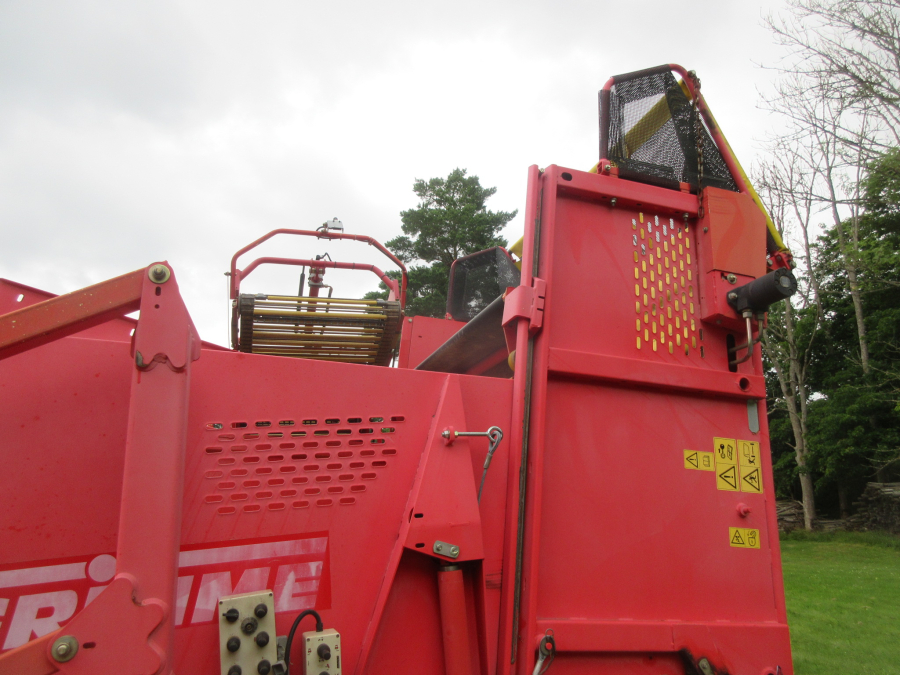 5997 Grimme SE 75-30 potato harvester