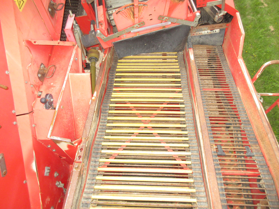 5997 Grimme SE 75-30 potato harvester