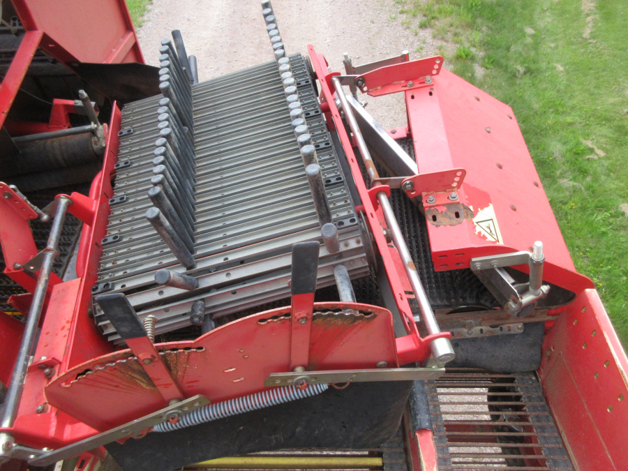 5997 Grimme SE 75-30 potato harvester