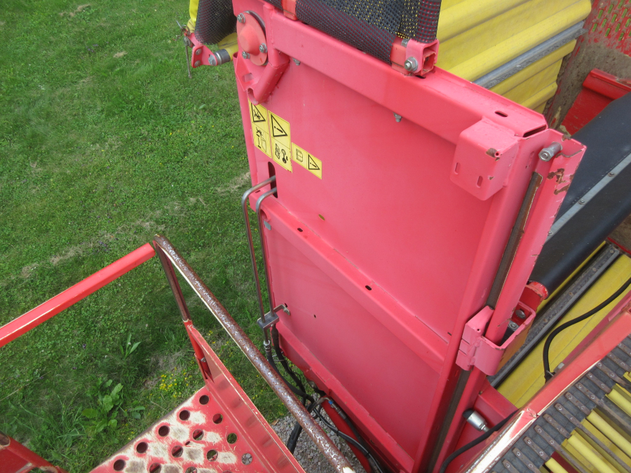5997 Grimme SE 75-30 potato harvester