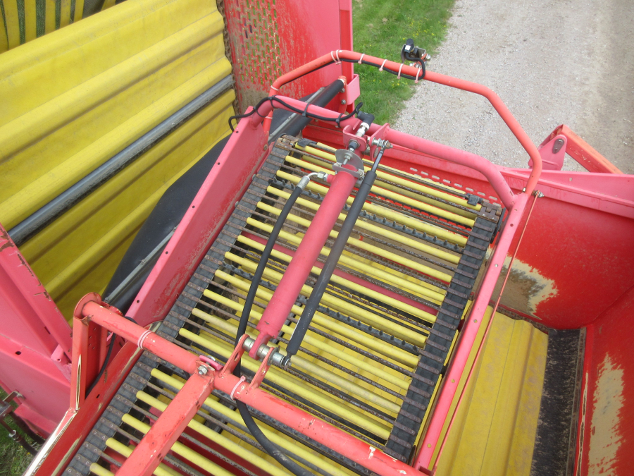 5997 Grimme SE 75-30 potato harvester