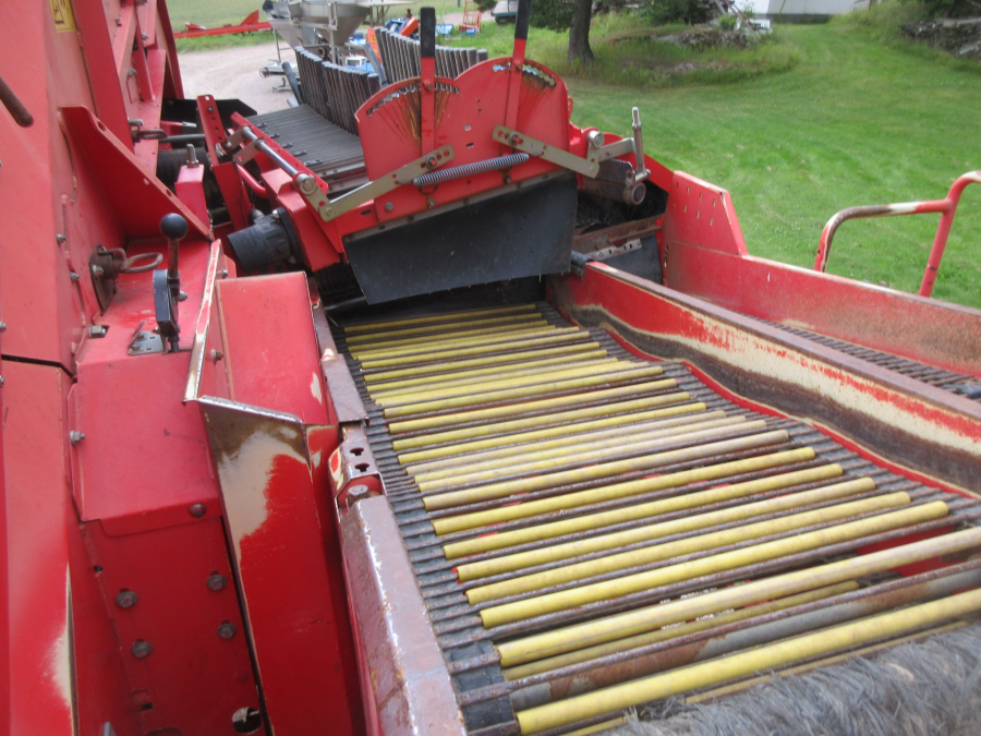 5997 Grimme SE 75-30 potato harvester