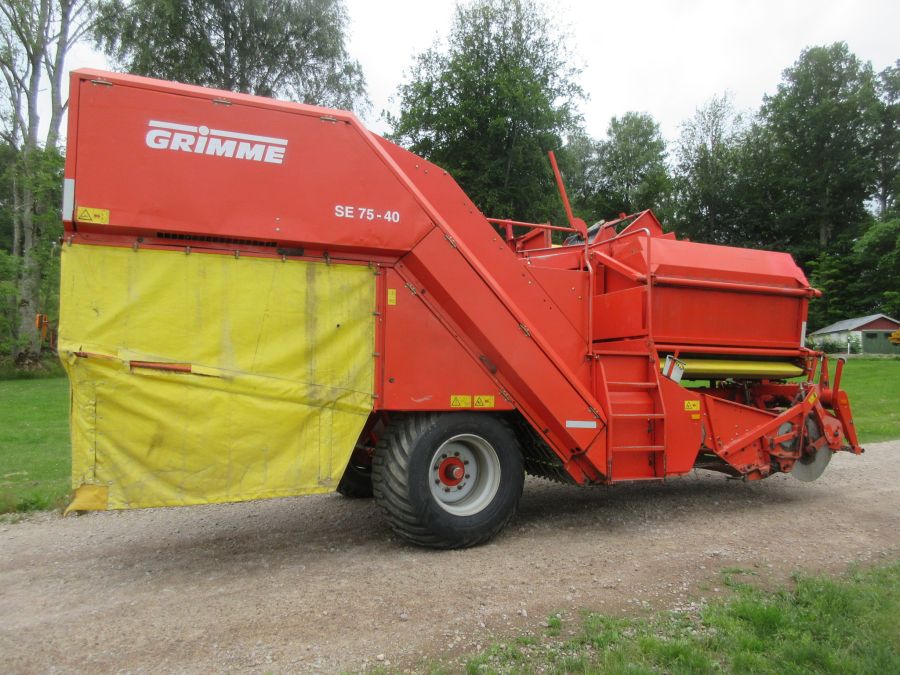 5998 Grimme SE75-40 potato harvester