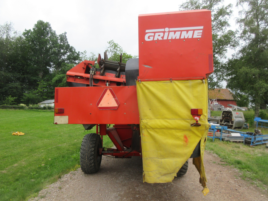 5998 Grimme SE75-40 potato harvester