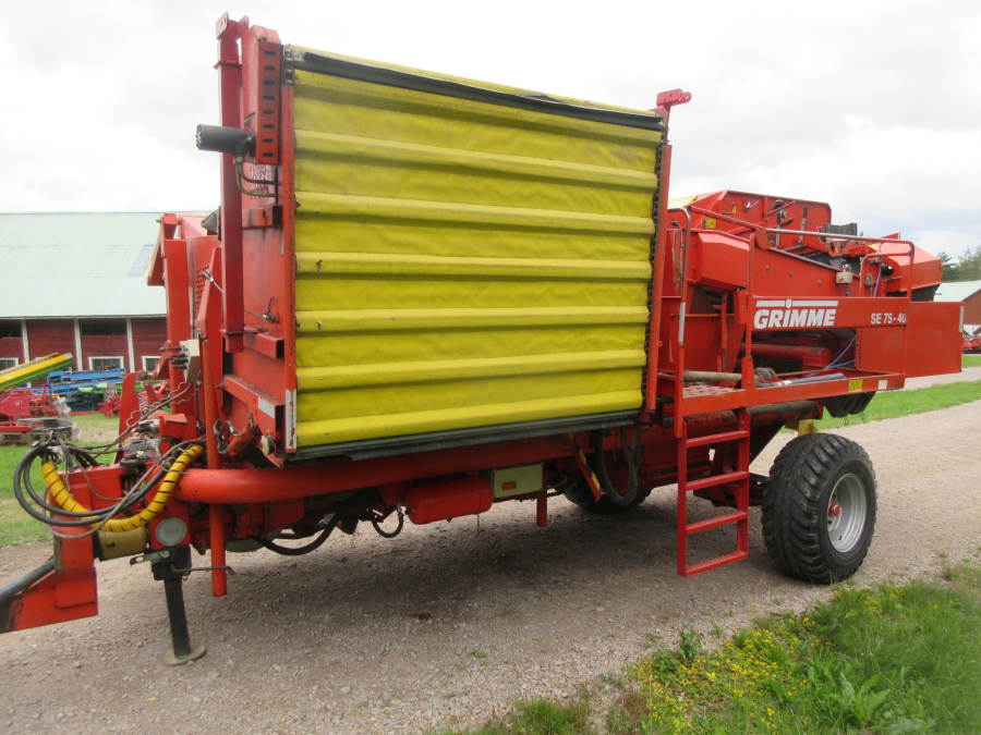 5998 Grimme SE75-40 potato harvester