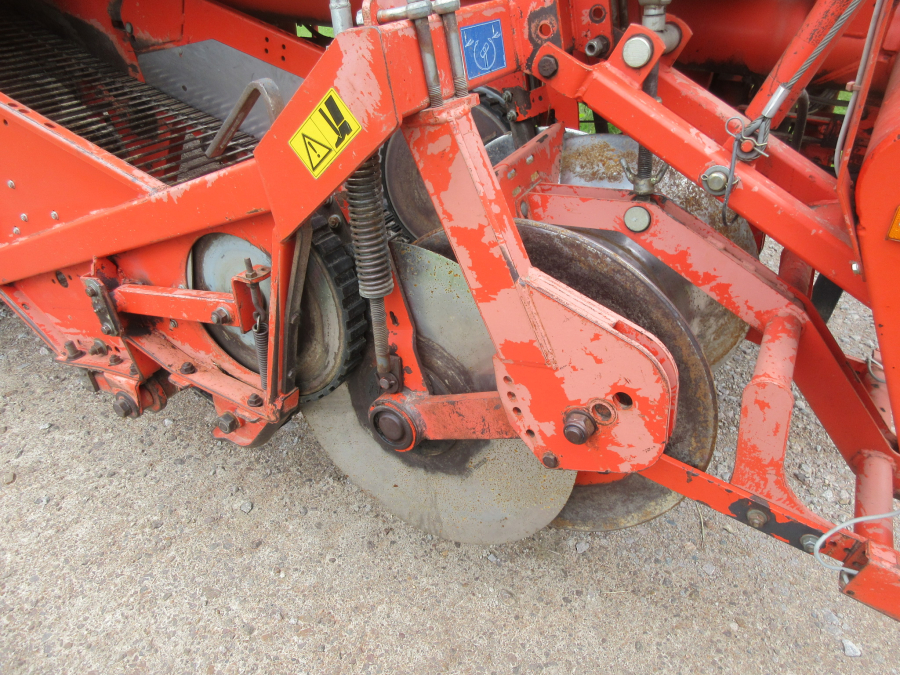 5998 Grimme SE75-40 potato harvester