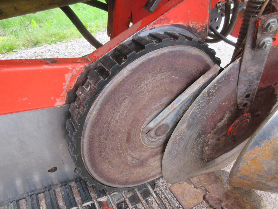 5998 Grimme SE75-40 potato harvester