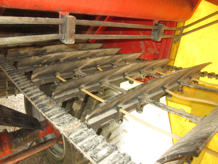 5998 Grimme SE75-40 potato harvester