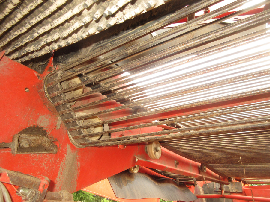 5998 Grimme SE75-40 potato harvester