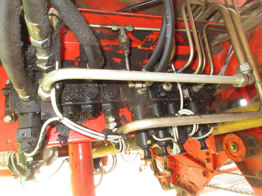 5998 Grimme SE75-40 potato harvester
