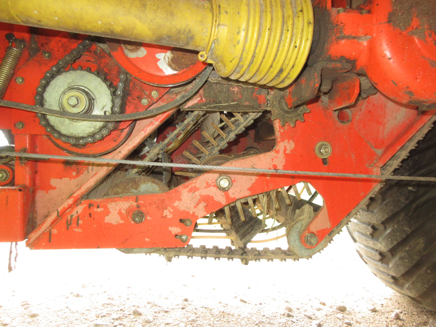 5998 Grimme SE75-40 potato harvester
