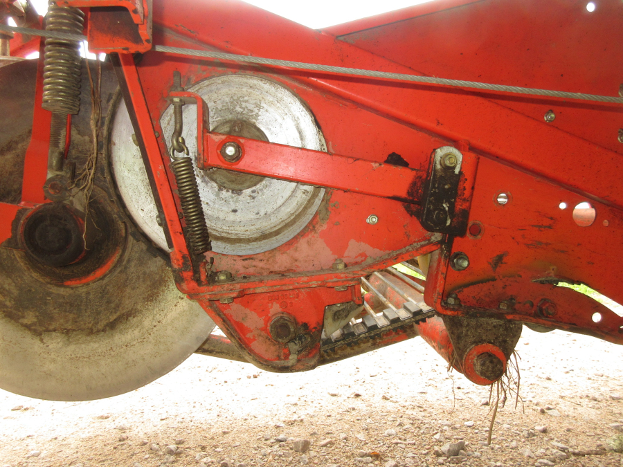 5998 Grimme SE75-40 potato harvester