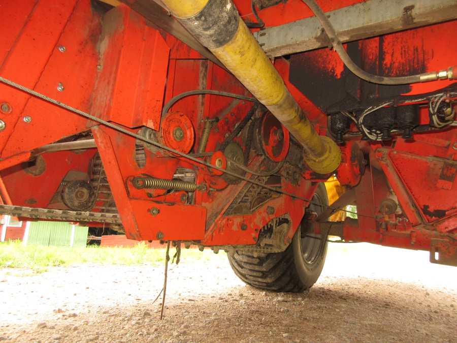 5998 Grimme SE75-40 potato harvester
