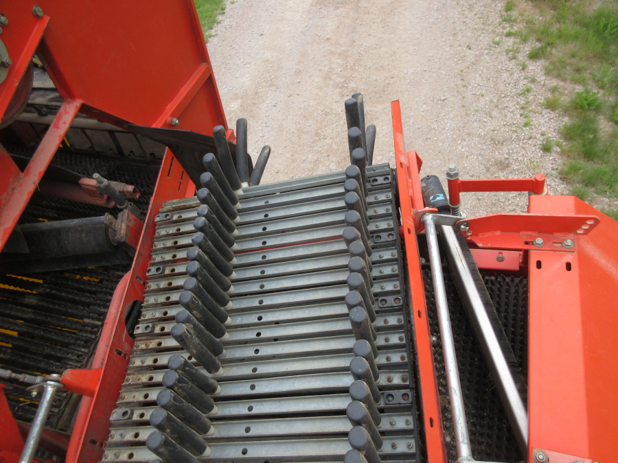 5998 Grimme SE75-40 potato harvester