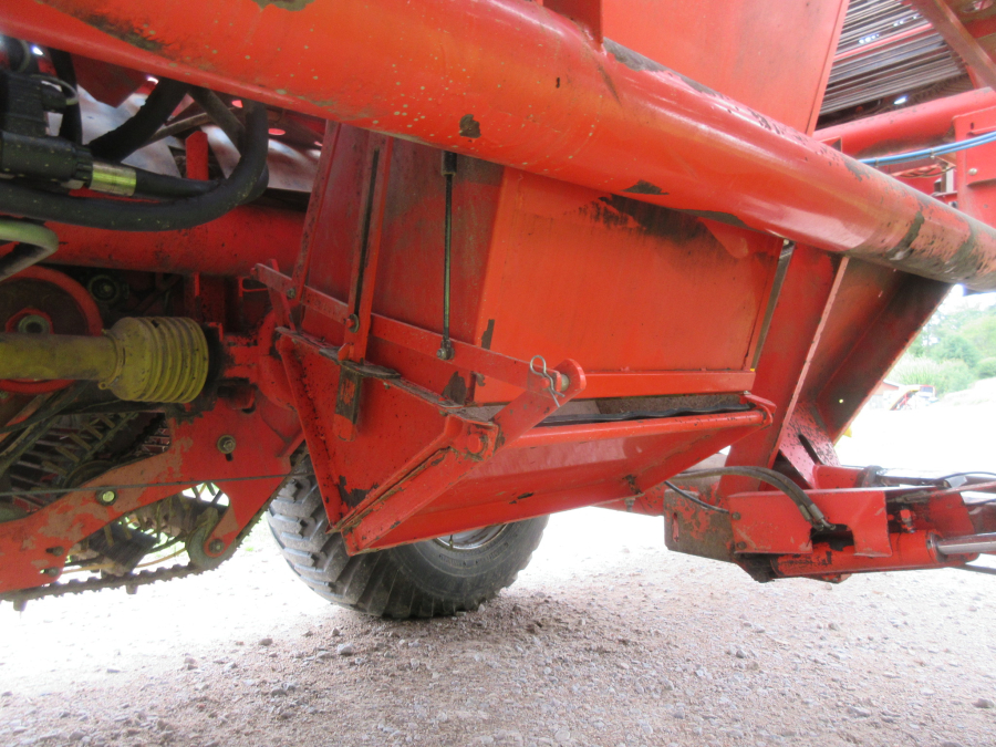 5998 Grimme SE75-40 potato harvester