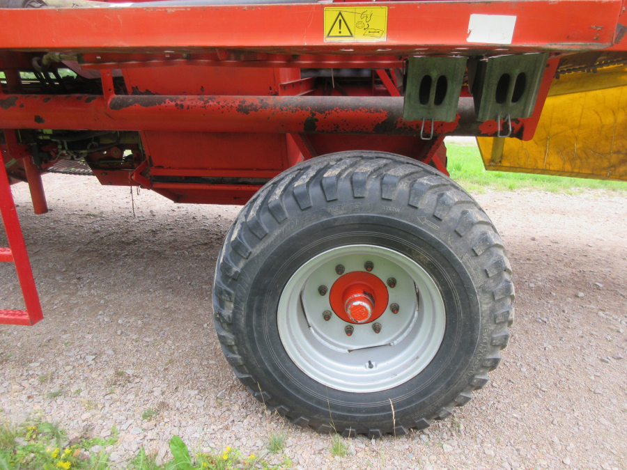 5998 Grimme SE75-40 potato harvester